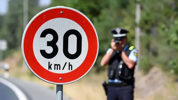 Pokuta za rychlost 35 km/h na třicítce je nemorální